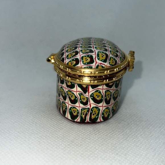 TEDDY BEAR VINTAGE TRINKET HINGED BOX WITH GARNET / BURGUNDY RED VELVET LINING - Picture 6 of 12